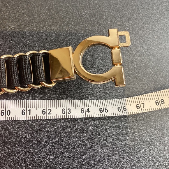 Womens Black and gold clasp belt elasticated 66cm Like new ✨✨ - Picture 6 of 7